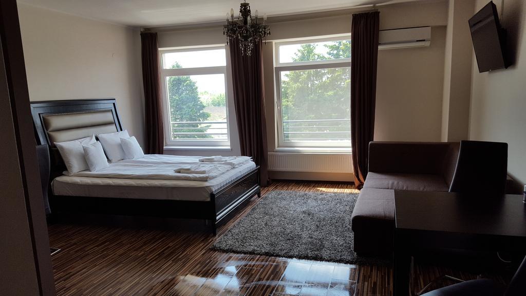 Sunlight Studio Apartment Oradea Zewnętrze zdjęcie