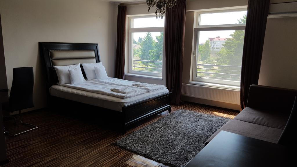 Sunlight Studio Apartment Oradea Zewnętrze zdjęcie