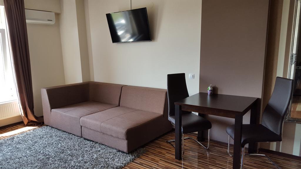 Sunlight Studio Apartment Oradea Zewnętrze zdjęcie
